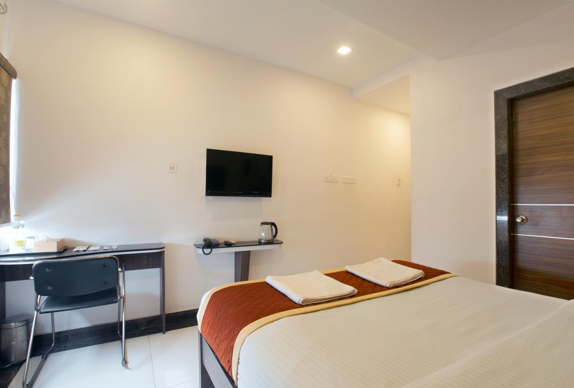 Hotel Manjhi Residency à Tiruchirappalli Extérieur photo