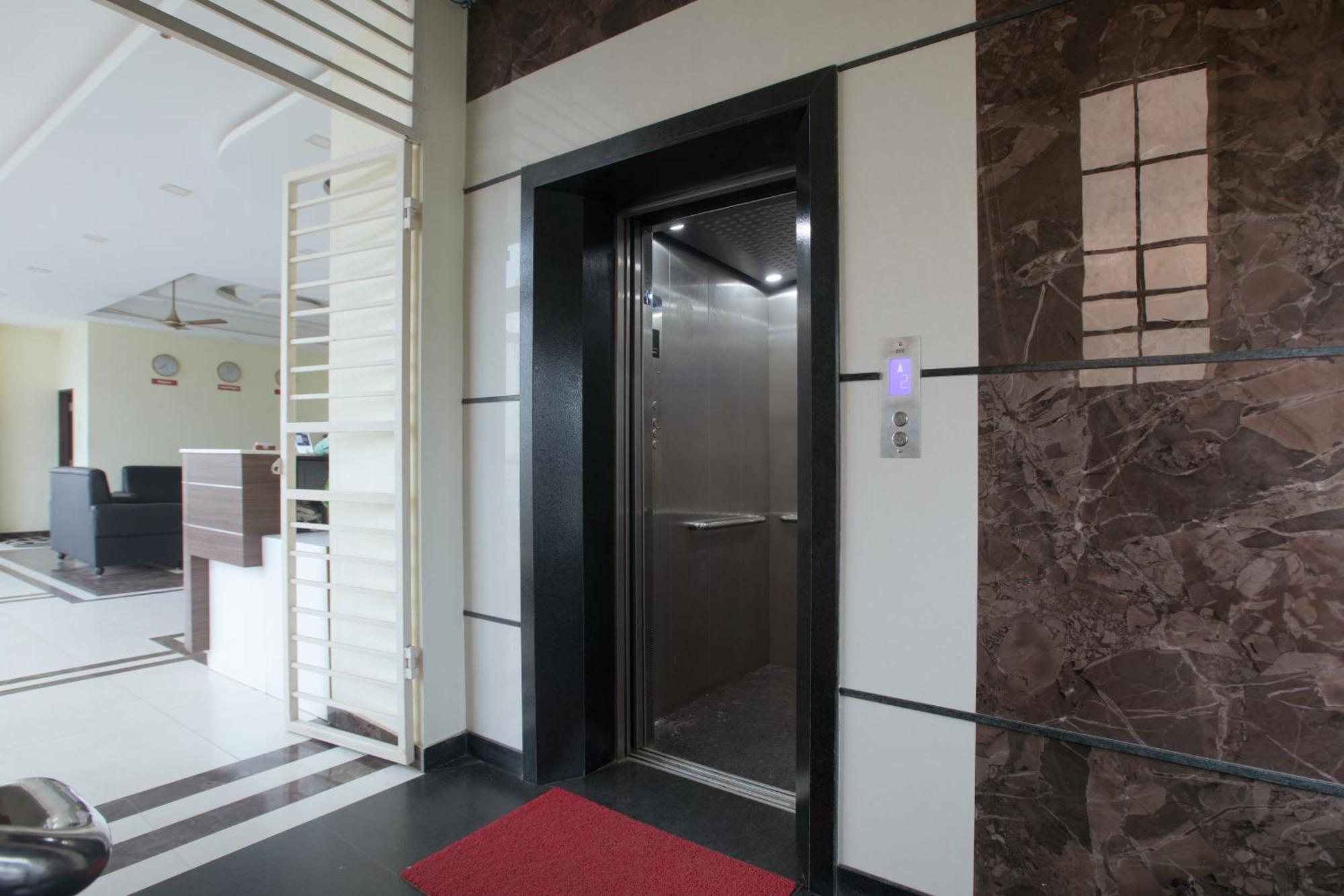 Hotel Manjhi Residency à Tiruchirappalli Extérieur photo