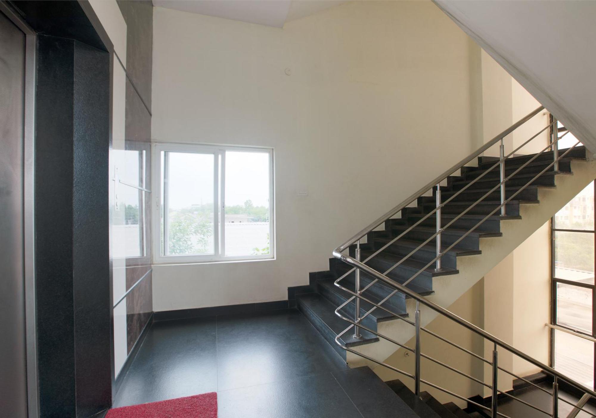 Hotel Manjhi Residency à Tiruchirappalli Extérieur photo