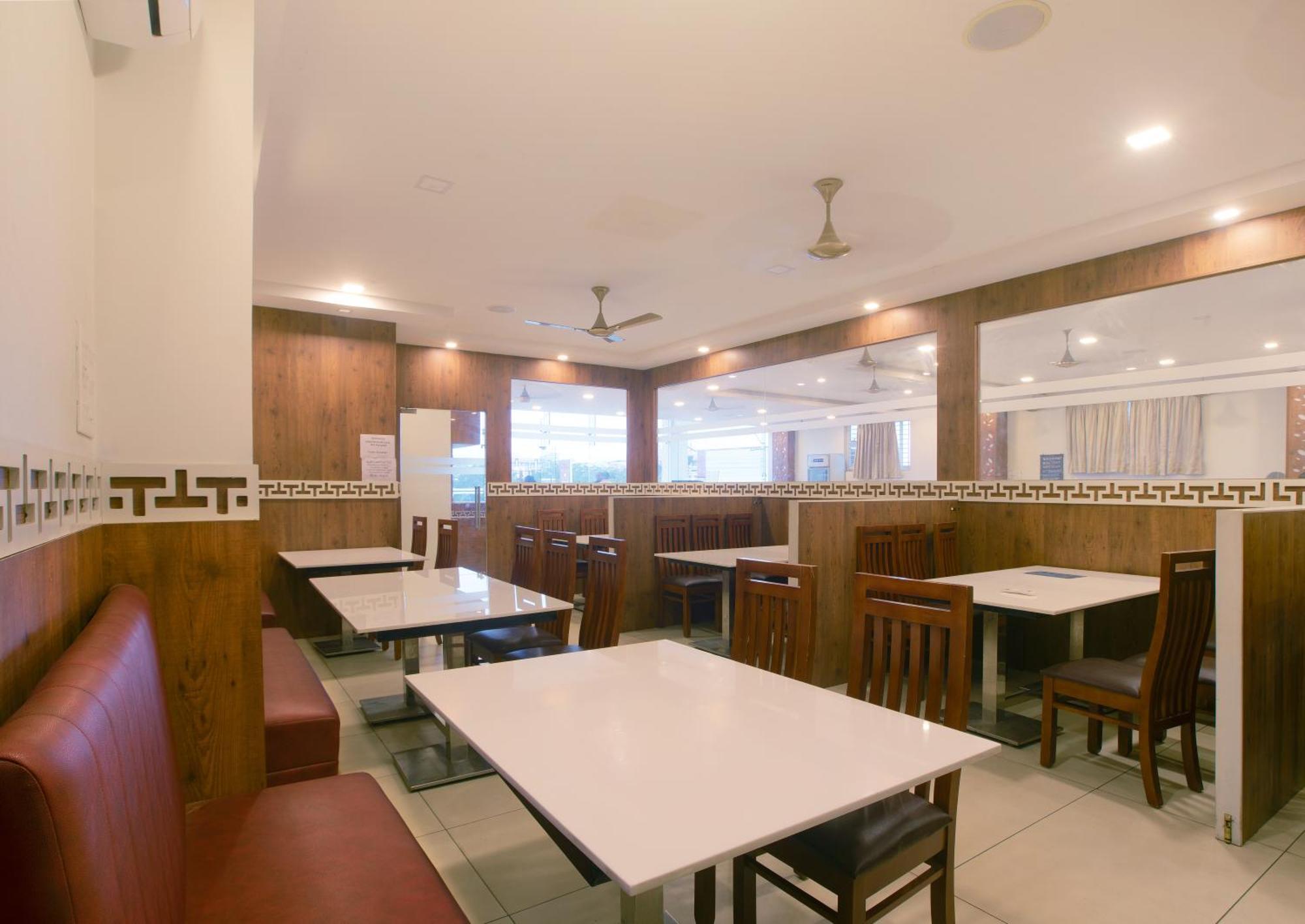 Hotel Manjhi Residency à Tiruchirappalli Extérieur photo