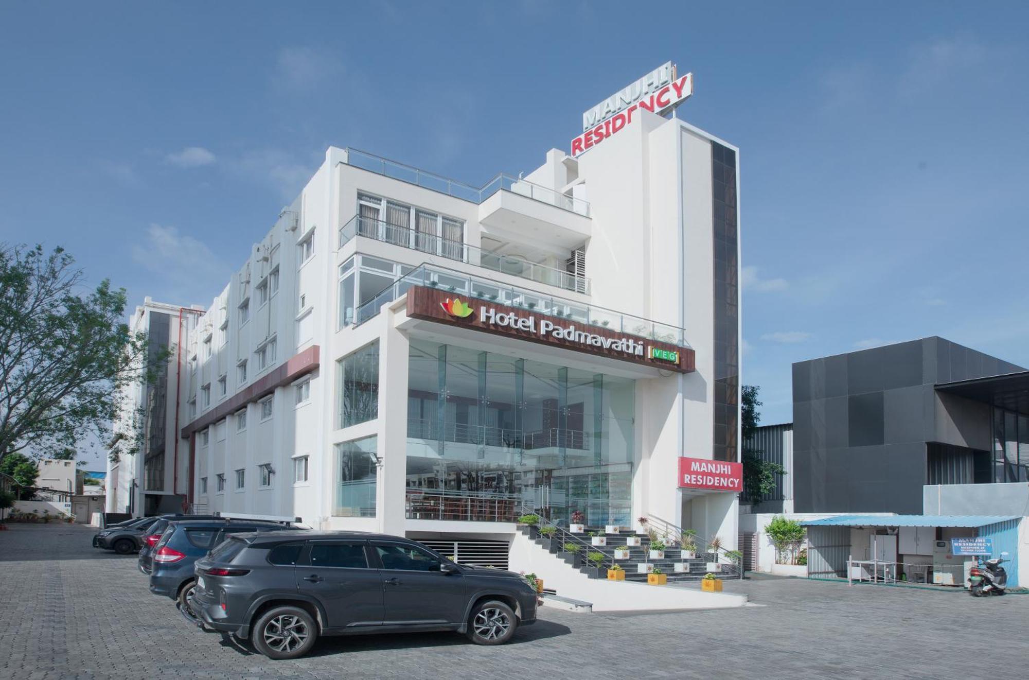 Hotel Manjhi Residency à Tiruchirappalli Extérieur photo